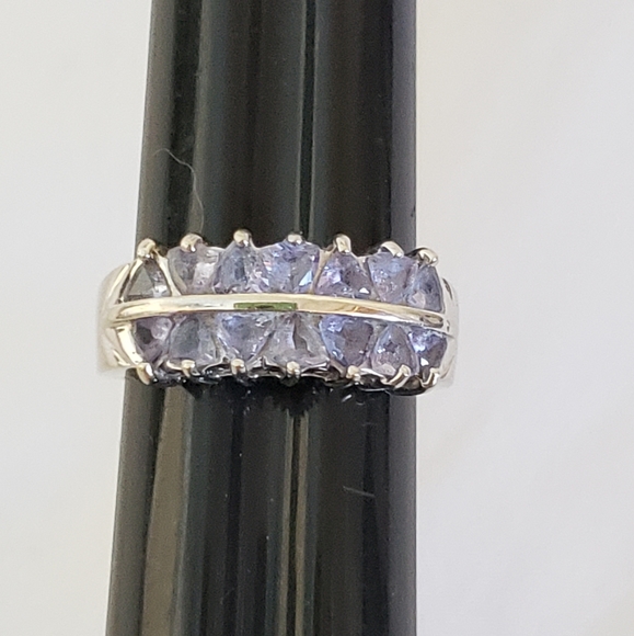 Size 7.75, 14K white Gold Tanzanite Ring, Trillion shaped stones, sizeable - Picture 3 of 8